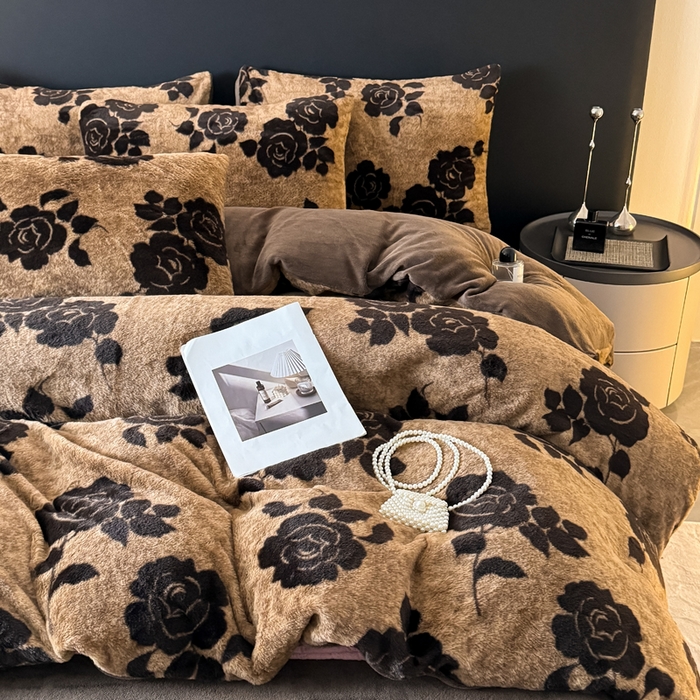 91家纺网 家纺一手货源 找家纺 赛丽雅 2025新款高克重兔毛绒兔兔绒牛奶绒四件套 盛放