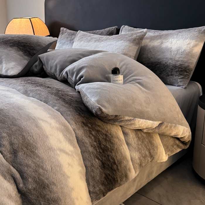 91家纺网 家纺一手货源 找家纺 赛丽雅 2025新款高克重兔毛绒兔兔绒牛奶绒四件套 时尚-灰