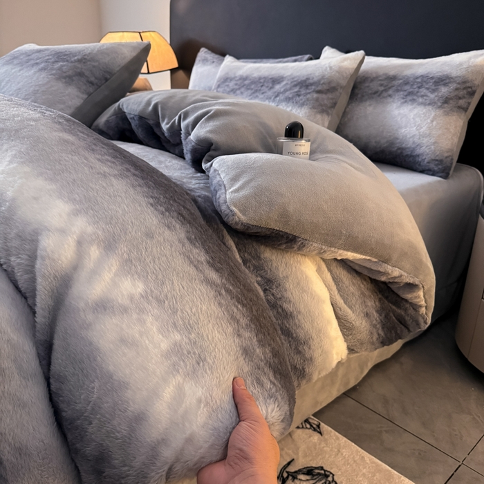 91家纺网 家纺一手货源 找家纺 赛丽雅 2025新款高克重兔毛绒兔兔绒牛奶绒四件套 时尚-蓝灰