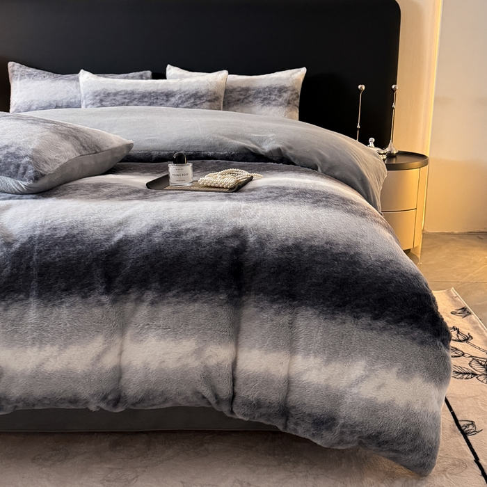 91家纺网 家纺一手货源 找家纺 赛丽雅 2025新款高克重兔毛绒兔兔绒牛奶绒四件套 时尚-蓝灰