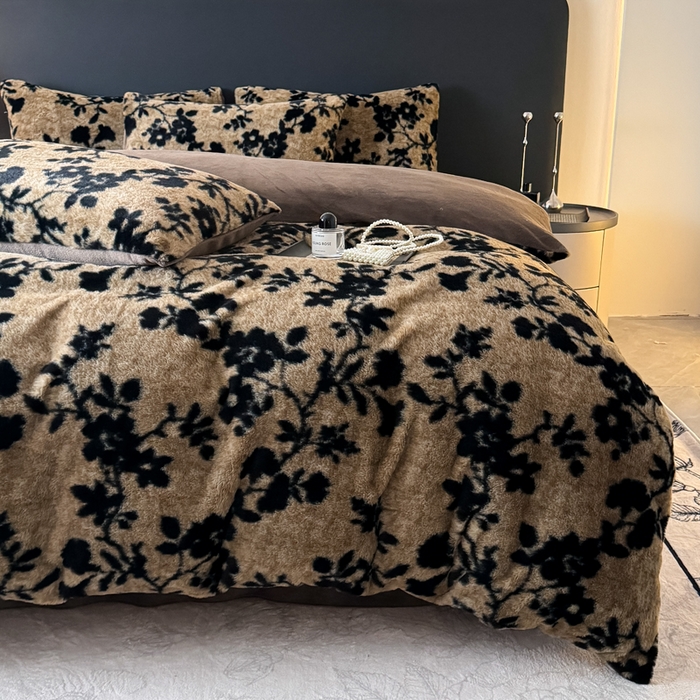 91家纺网 家纺一手货源 找家纺 赛丽雅 2025新款高克重兔毛绒兔兔绒牛奶绒四件套 枝蔓