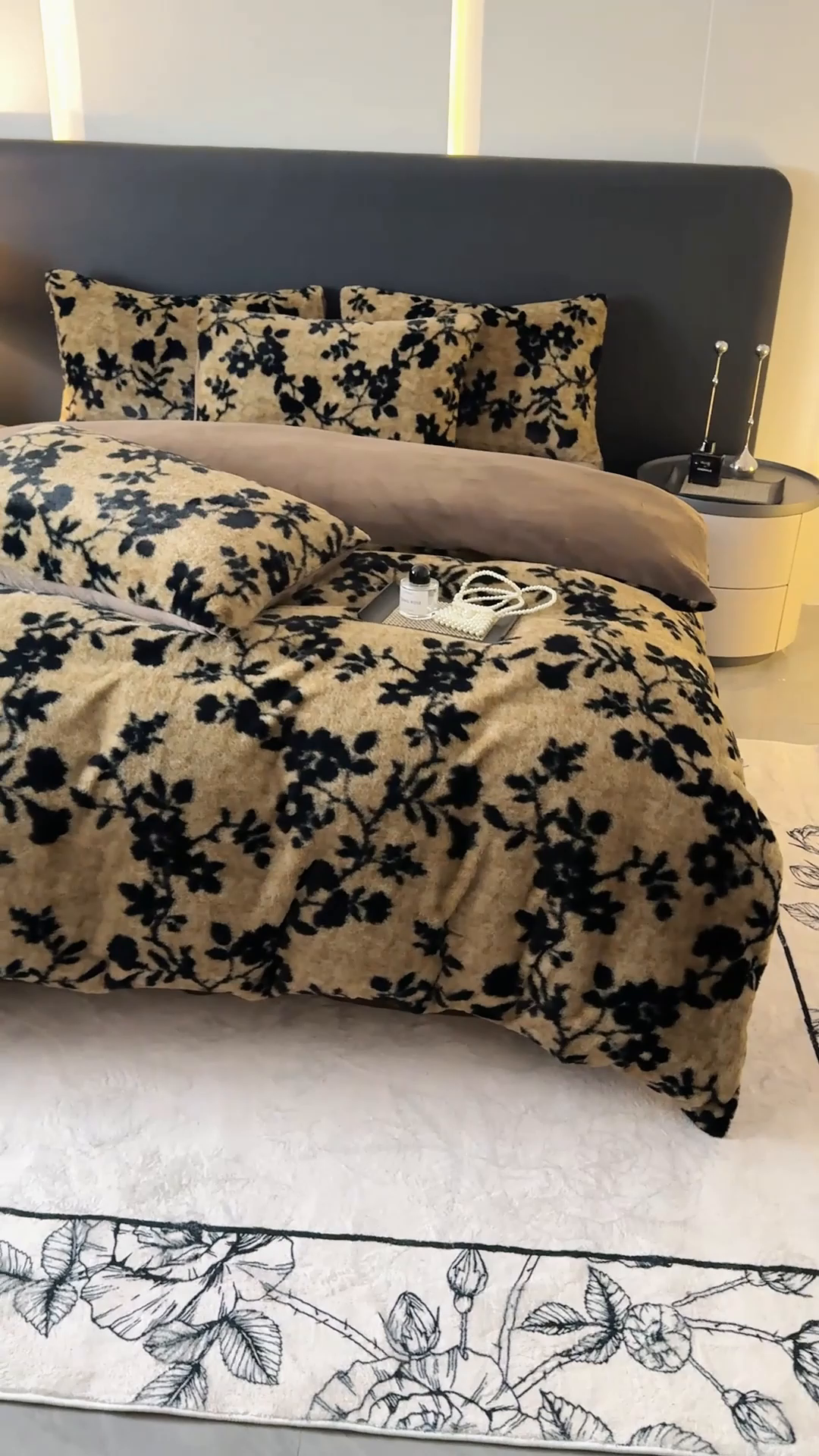 91家纺网 家纺一手货源 找家纺 赛丽雅 2025新款高克重兔毛绒兔兔绒牛奶绒四件套 枝蔓