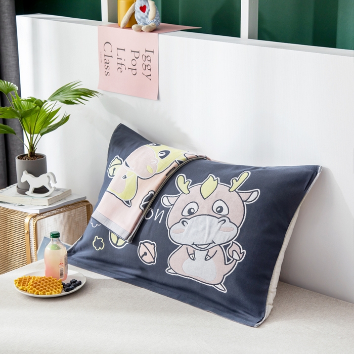 91家纺网 家纺一手货源 找家纺 朴尔家纺-毛巾被 2025新款儿童定位卡通大版花全棉纯棉四层纱布枕巾 犄角龙 53x78cm成人枕巾/对