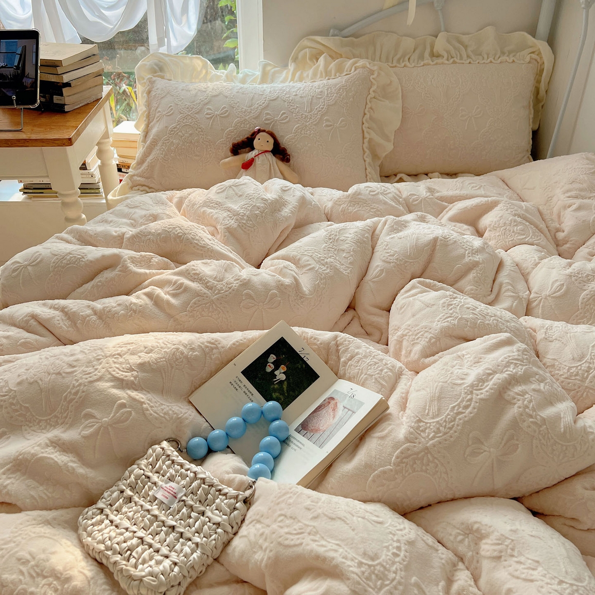 91家纺网 家纺一手货源 找家纺 （总）六巷胡同 2025新款韩系博主风少女心蝴蝶结捧花A类牛奶绒四件套