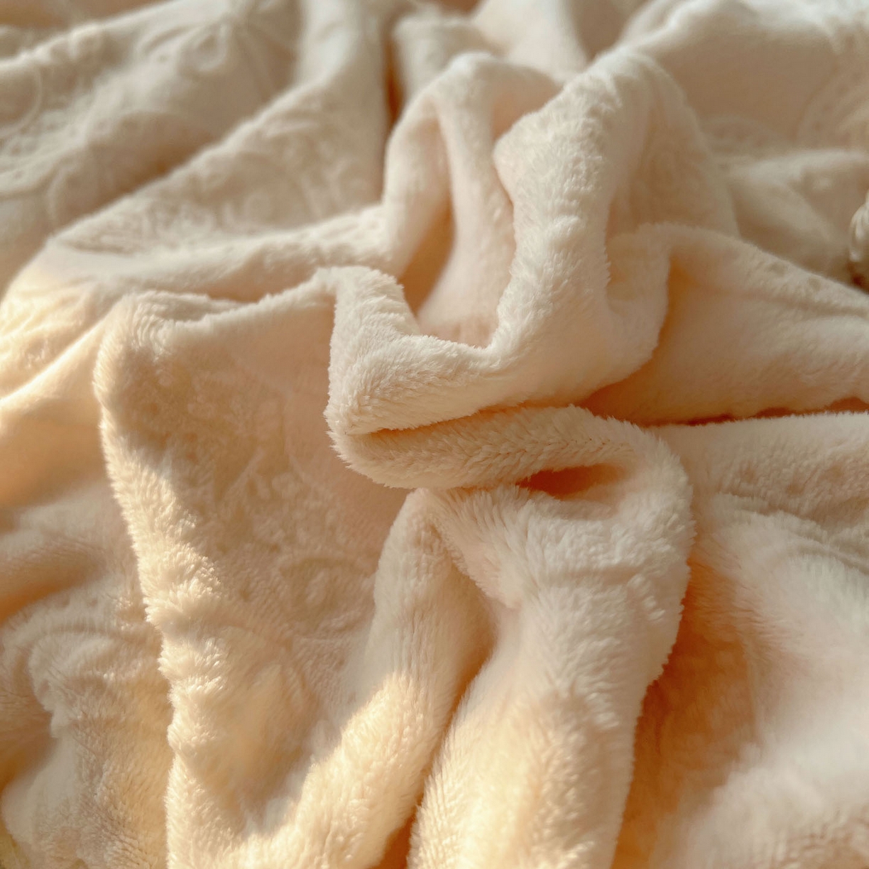 91家纺网 家纺一手货源 找家纺 （总）六巷胡同 2025新款韩系博主风少女心蝴蝶结捧花A类牛奶绒四件套