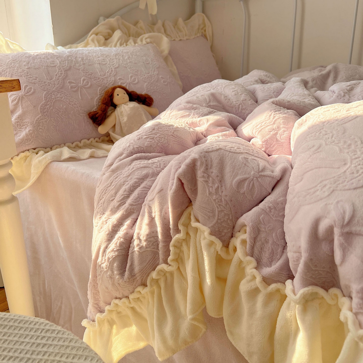 91家纺网 家纺一手货源 找家纺 六巷胡同 2025新款韩系博主风少女心蝴蝶结捧花A类牛奶绒四件套 蝴蝶结捧花-紫