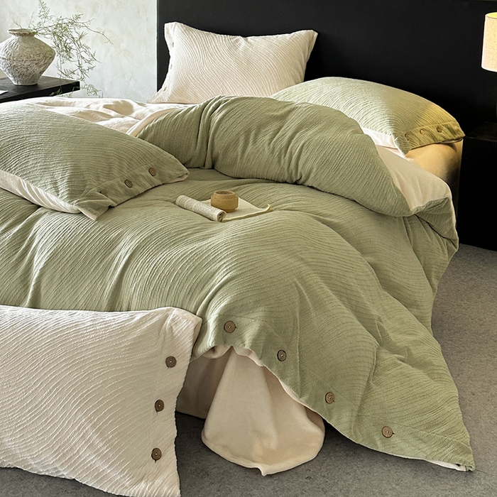 91家纺网 家纺一手货源 找家纺 （总）十方家居 2025年新款9斤加厚雕花绒牛奶绒剪花纽扣款工艺牛奶绒四件套（全网控价标准不低于168）