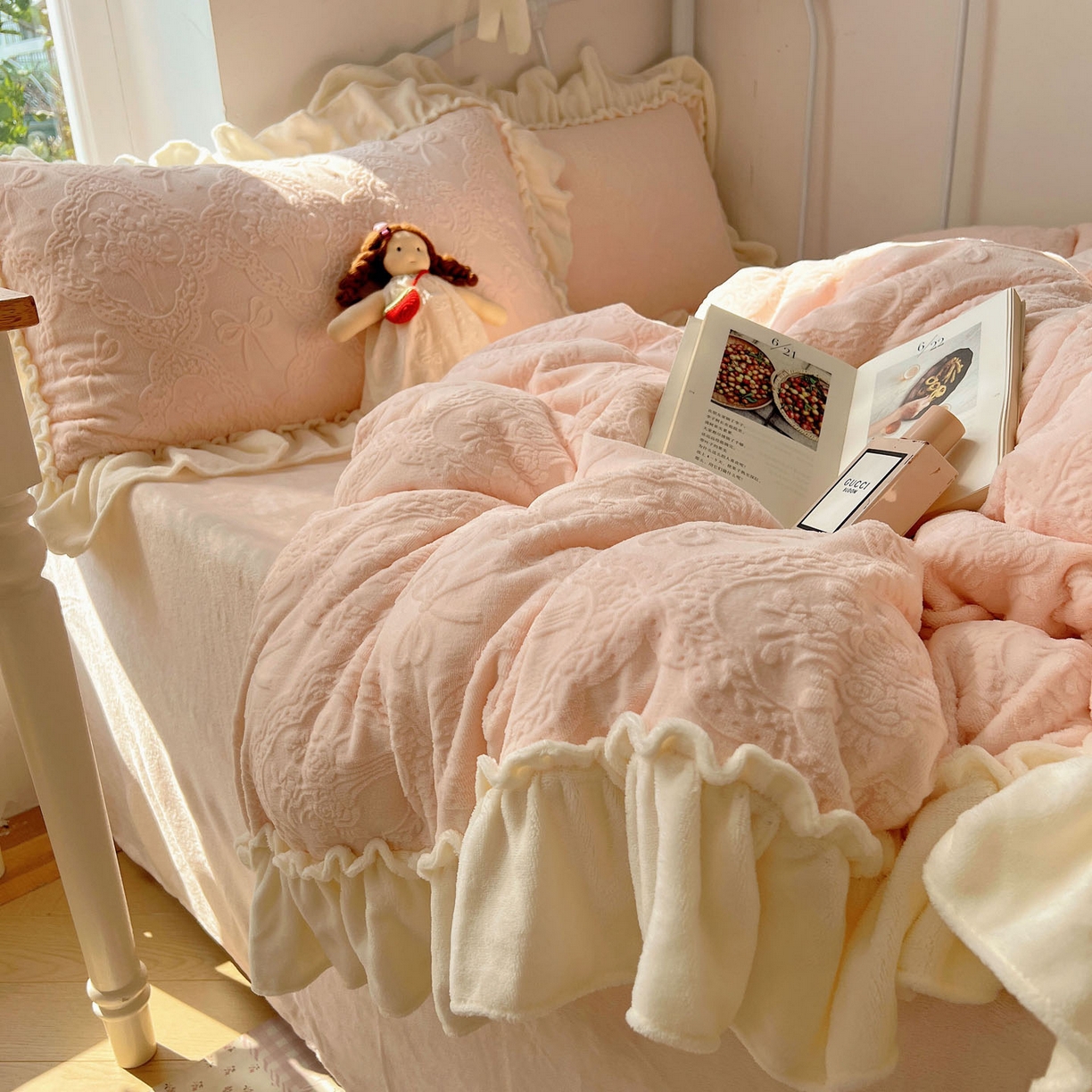 91家纺网 家纺一手货源 找家纺 六巷胡同 2025新款韩系博主风少女心蝴蝶结捧花A类牛奶绒四件套 蝴蝶结捧花-粉