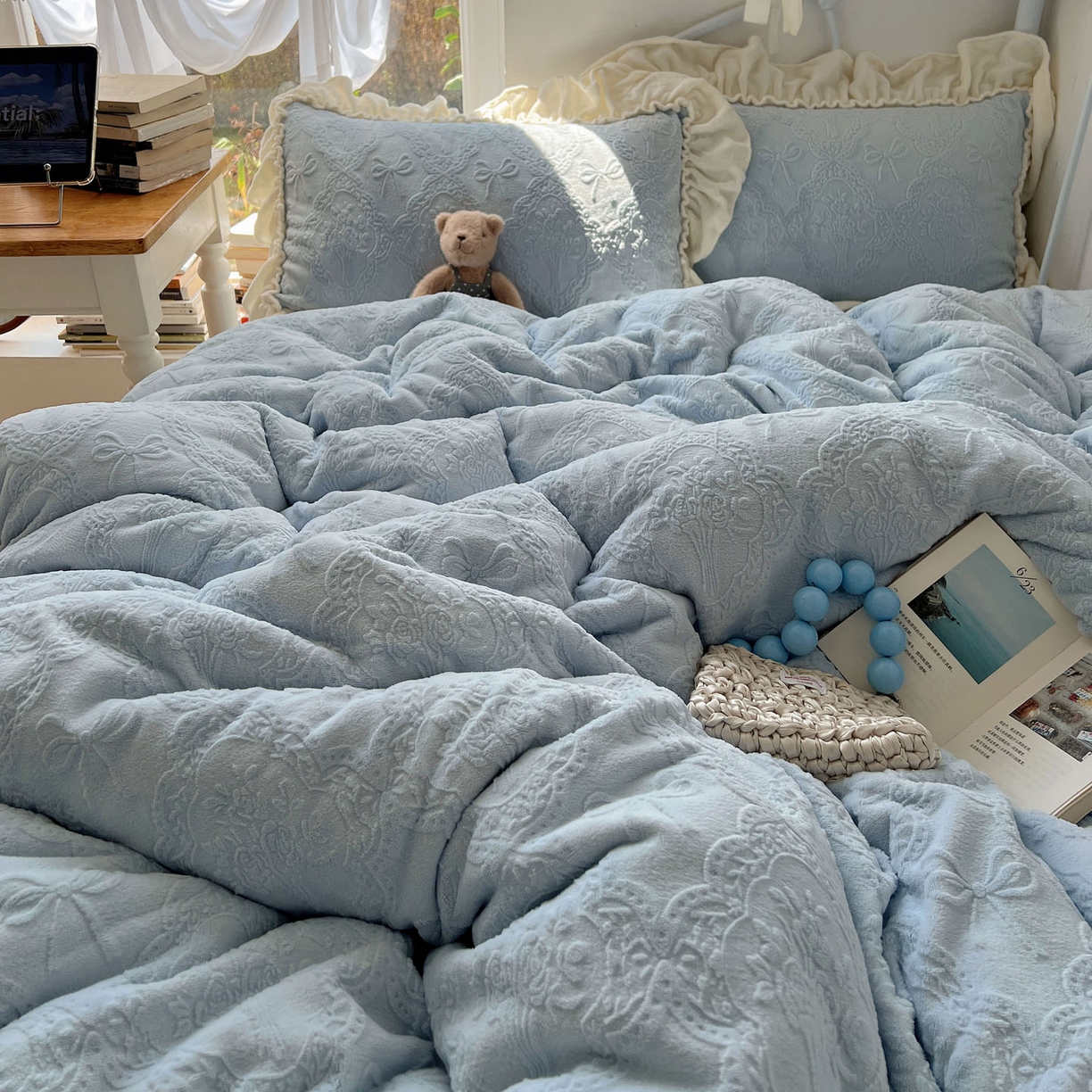 91家纺网 家纺一手货源 找家纺 六巷胡同 2025新款韩系博主风少女心蝴蝶结捧花A类牛奶绒四件套 蝴蝶结捧花-蓝