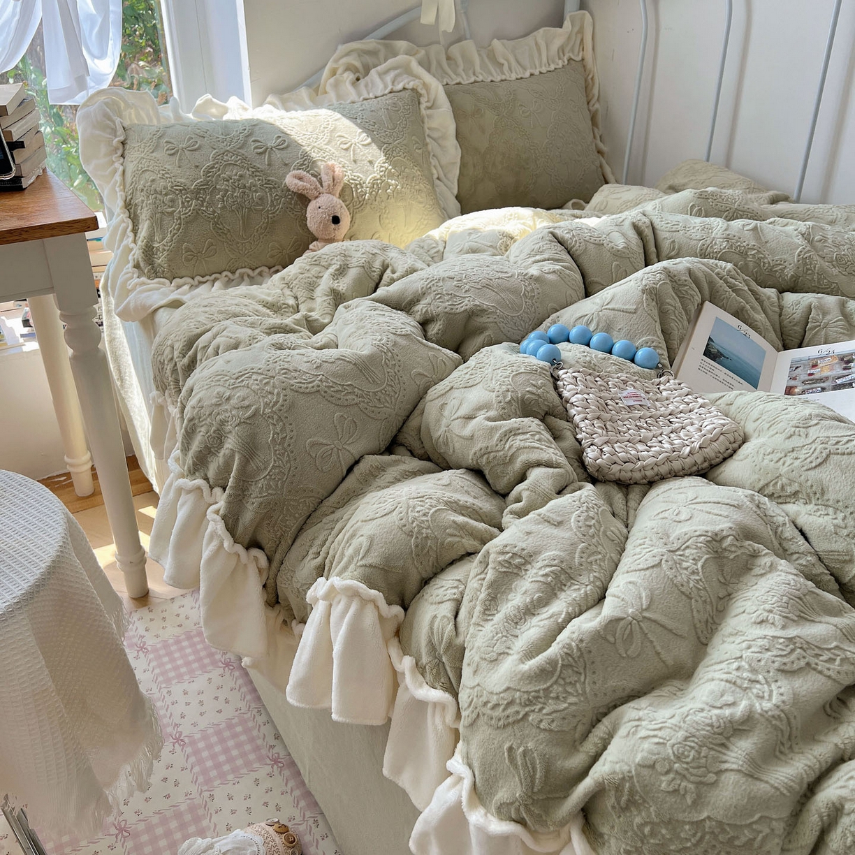 91家纺网 家纺一手货源 找家纺 六巷胡同 2025新款韩系博主风少女心蝴蝶结捧花A类牛奶绒四件套 蝴蝶结捧花-绿