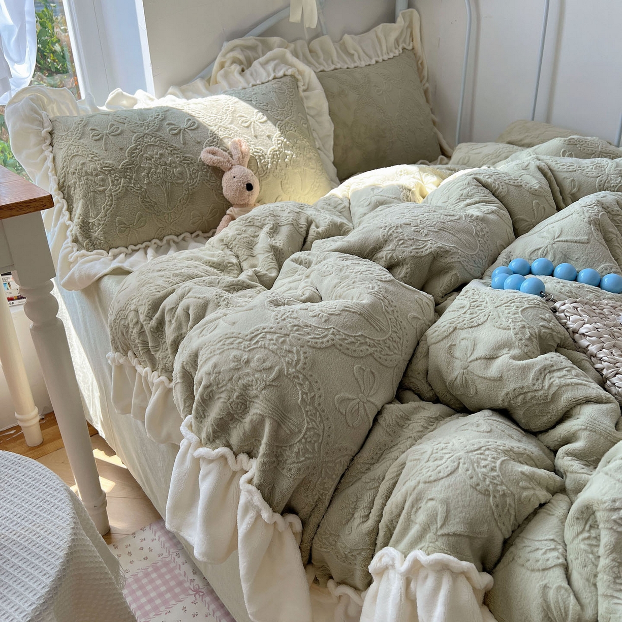 91家纺网 家纺一手货源 找家纺 六巷胡同 2025新款韩系博主风少女心蝴蝶结捧花A类牛奶绒四件套 蝴蝶结捧花-绿