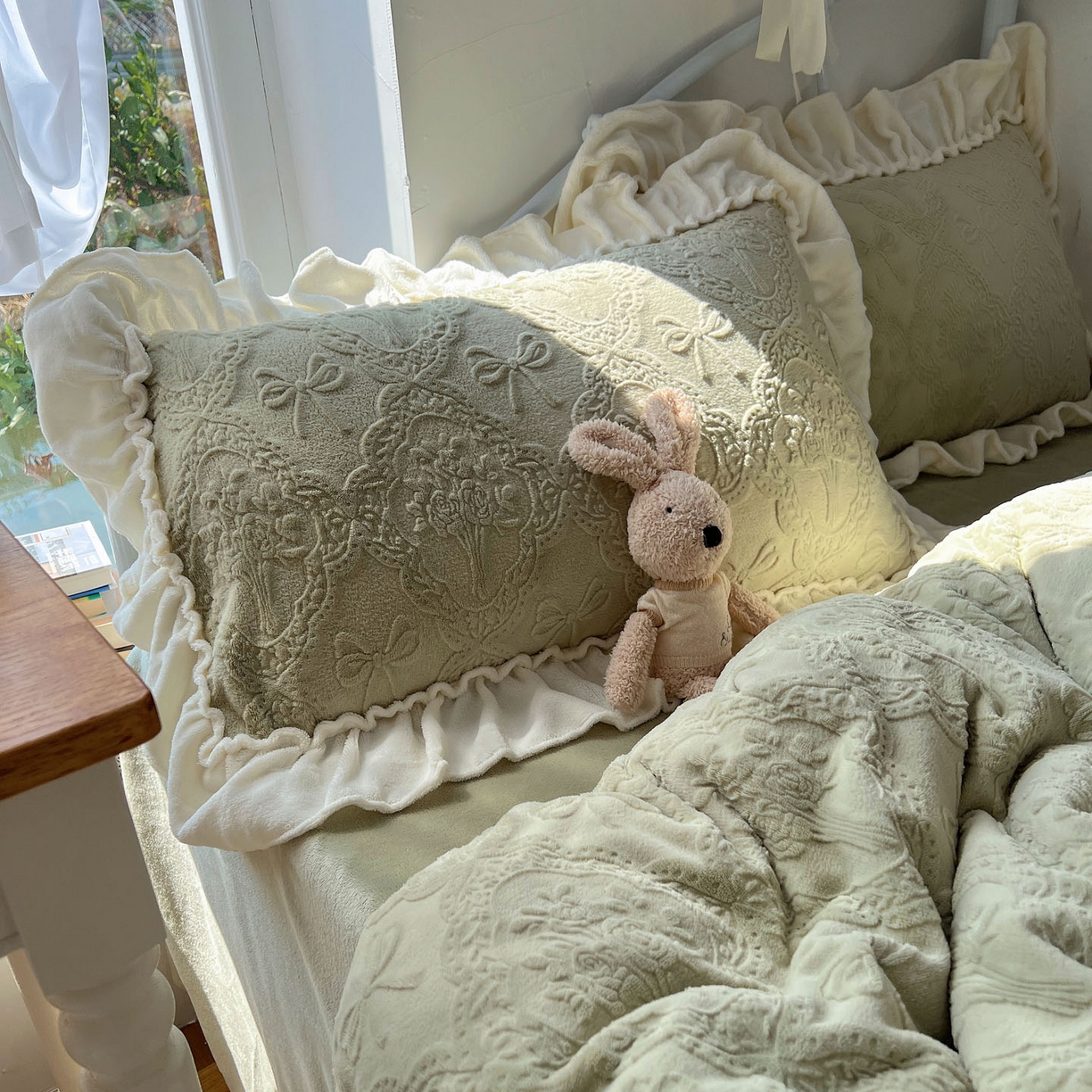 91家纺网 家纺一手货源 找家纺 六巷胡同 2025新款韩系博主风少女心蝴蝶结捧花A类牛奶绒四件套 蝴蝶结捧花-绿