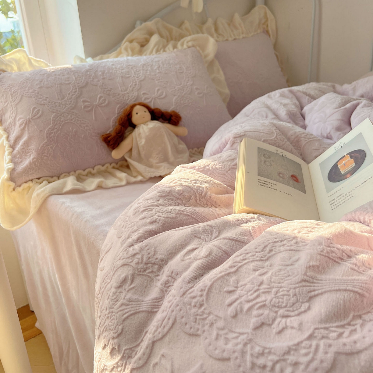 91家纺网 家纺一手货源 找家纺 六巷胡同 2025新款韩系博主风少女心蝴蝶结捧花A类牛奶绒四件套 蝴蝶结捧花-紫