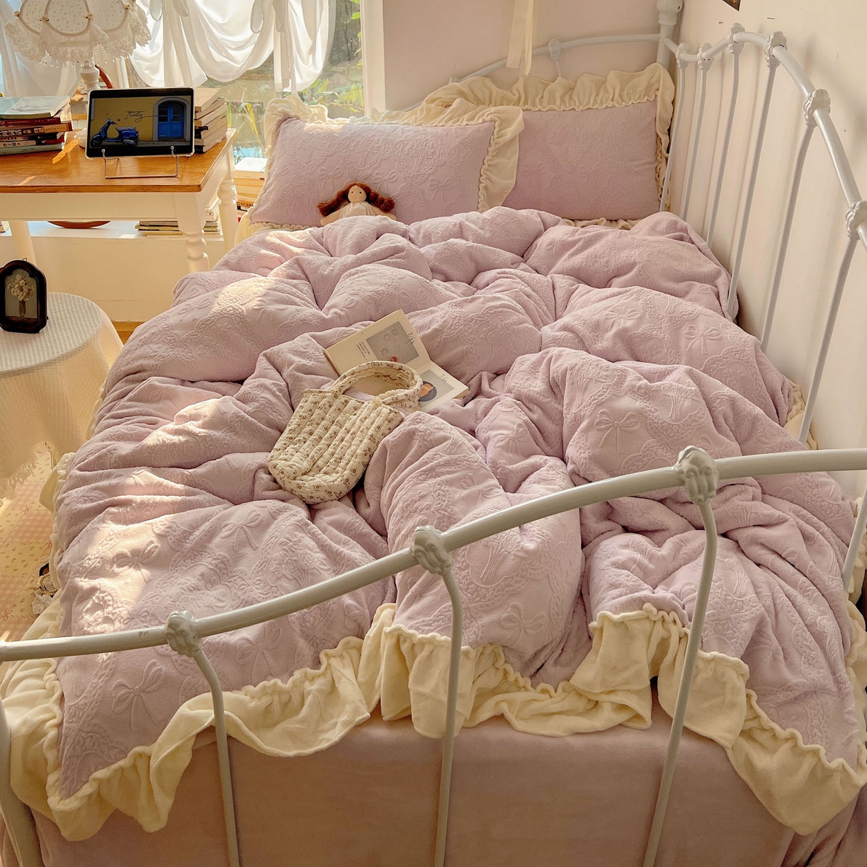 91家纺网 家纺一手货源 找家纺 六巷胡同 2025新款韩系博主风少女心蝴蝶结捧花A类牛奶绒四件套 蝴蝶结捧花-紫