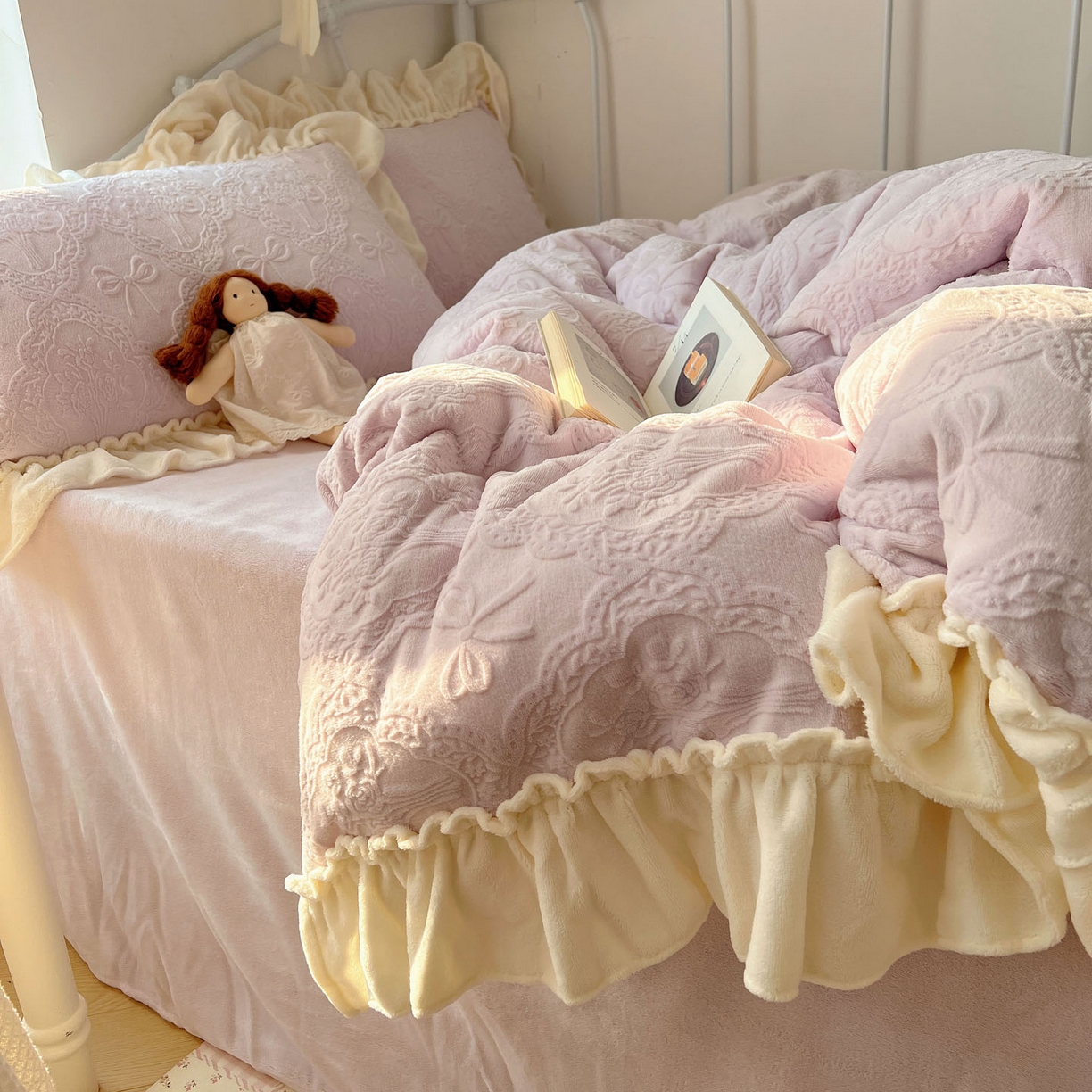 91家纺网 家纺一手货源 找家纺 六巷胡同 2025新款韩系博主风少女心蝴蝶结捧花A类牛奶绒四件套 蝴蝶结捧花-紫