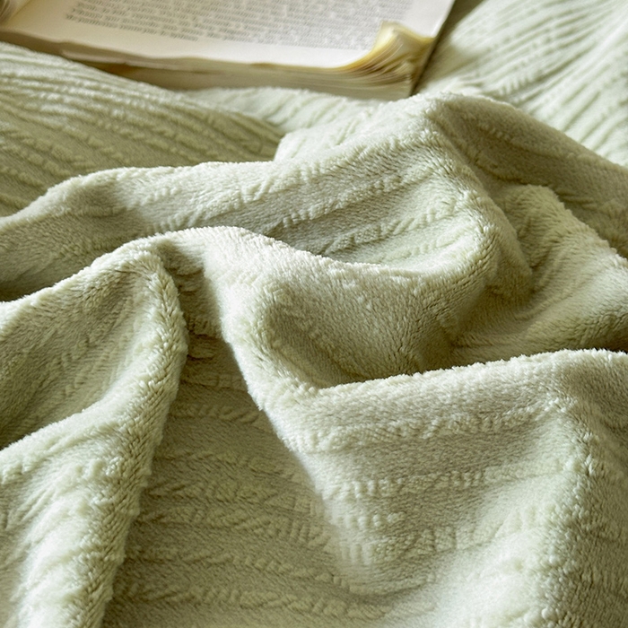 91家纺网 家纺一手货源 找家纺 十方家居 2025年新款9斤加厚雕花绒牛奶绒剪花纽扣款工艺牛奶绒四件套（全网控价标准不低于168） 兰亭-绿意