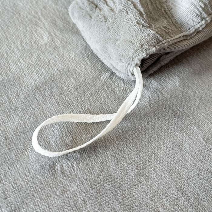 91家纺网 家纺一手货源 找家纺 十方家居 2025年新款9斤加厚雕花绒牛奶绒剪花纽扣款工艺牛奶绒四件套（全网控价标准不低于168） 烟雨-深灰