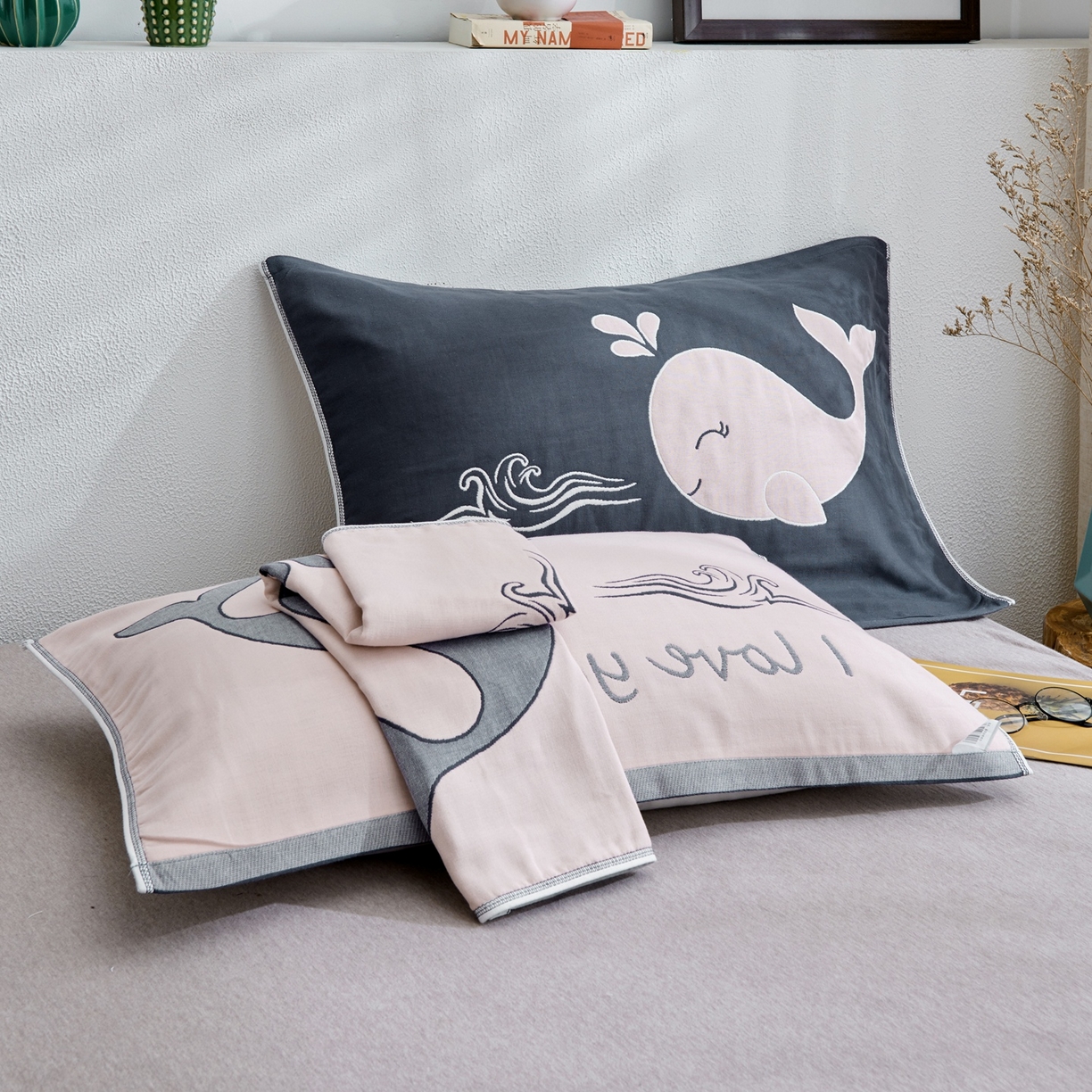 91家纺网 家纺一手货源 找家纺 朴尔家纺-毛巾被 2025新款卡通AB组合全棉纯棉层纱布枕巾 小鲸鱼 52x78cm/对