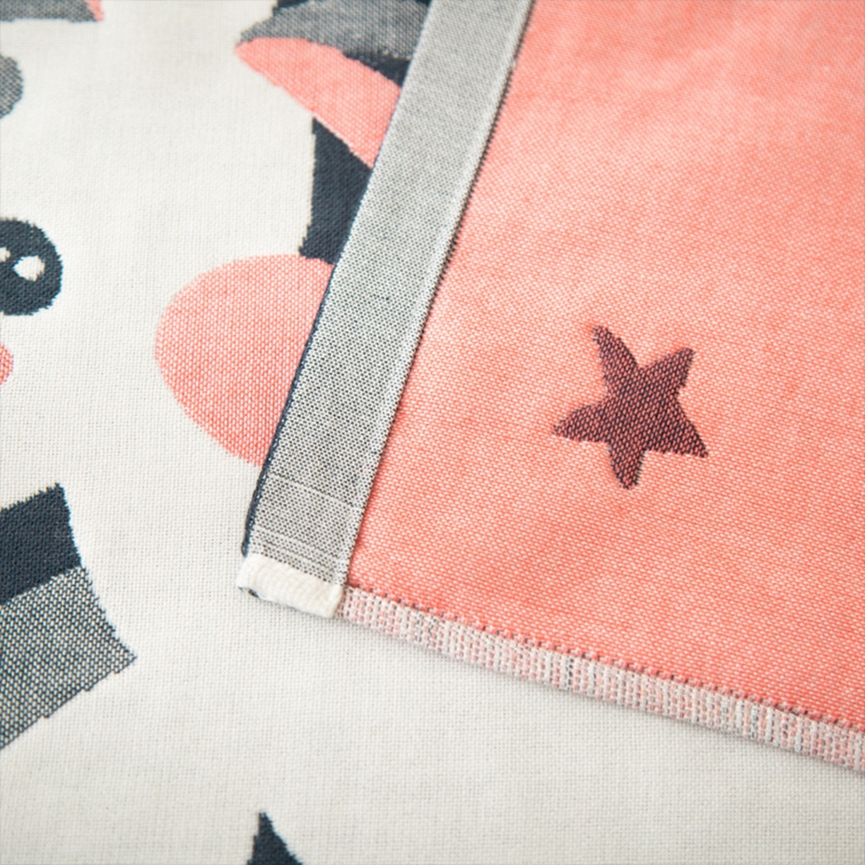 91家纺网 家纺一手货源 找家纺 朴尔家纺-毛巾被 2025新款卡通AB组合全棉纯棉层纱布枕巾 云朵飞马-藏青 52x78cm/对