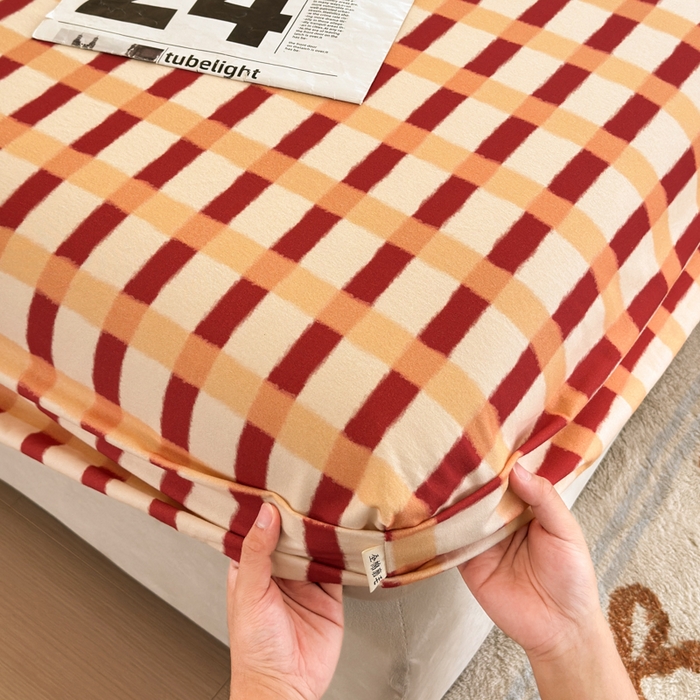 91家纺网 家纺一手货源 找家纺 如意朵 2025新款时尚印花全棉加厚磨毛床笠 艾格-红