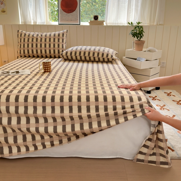 91家纺网 家纺一手货源 找家纺 如意朵 2025新款时尚印花全棉加厚磨毛床单 艾格-浅咖