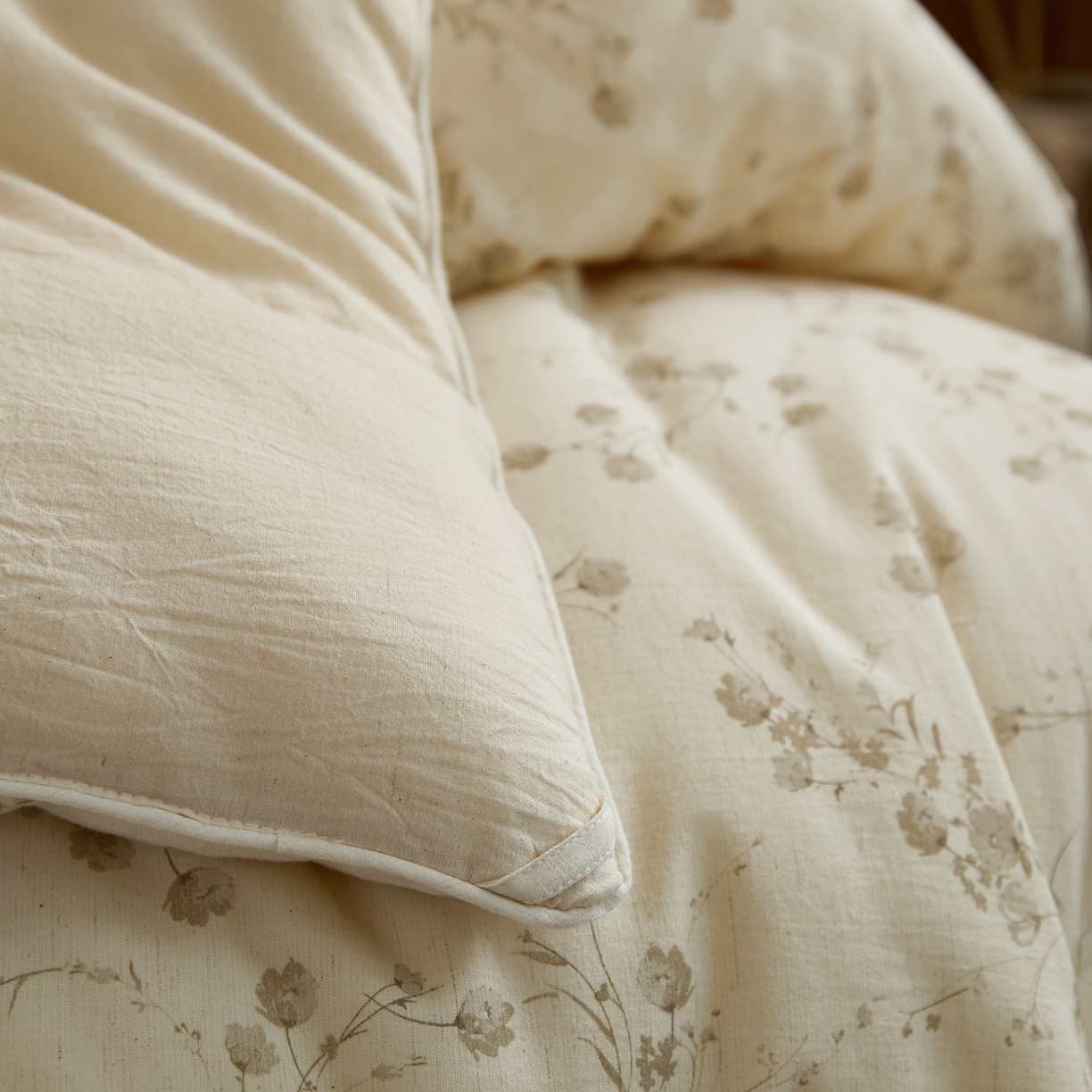 91家纺网 家纺一手货源 找家纺 禧禾 2025新款A类诧寂风棉麻大豆色织提花数码印花春秋冬被被子被芯 栀穗-印花