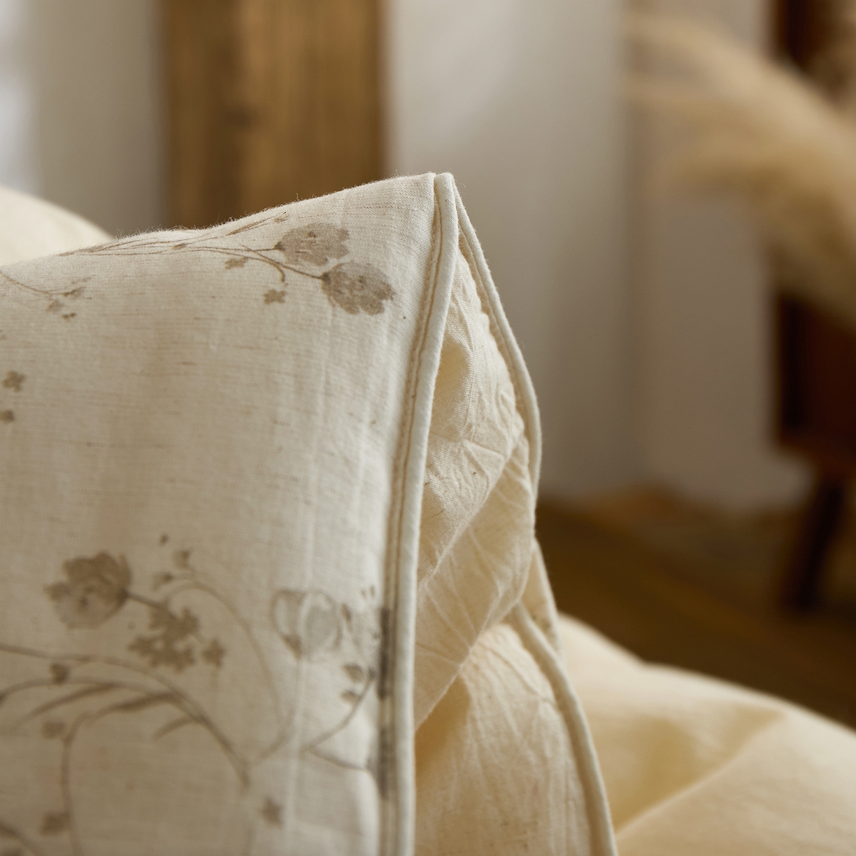 91家纺网 家纺一手货源 找家纺 禧禾 2025新款A类诧寂风棉麻大豆色织提花数码印花春秋冬被被子被芯 栀穗-印花