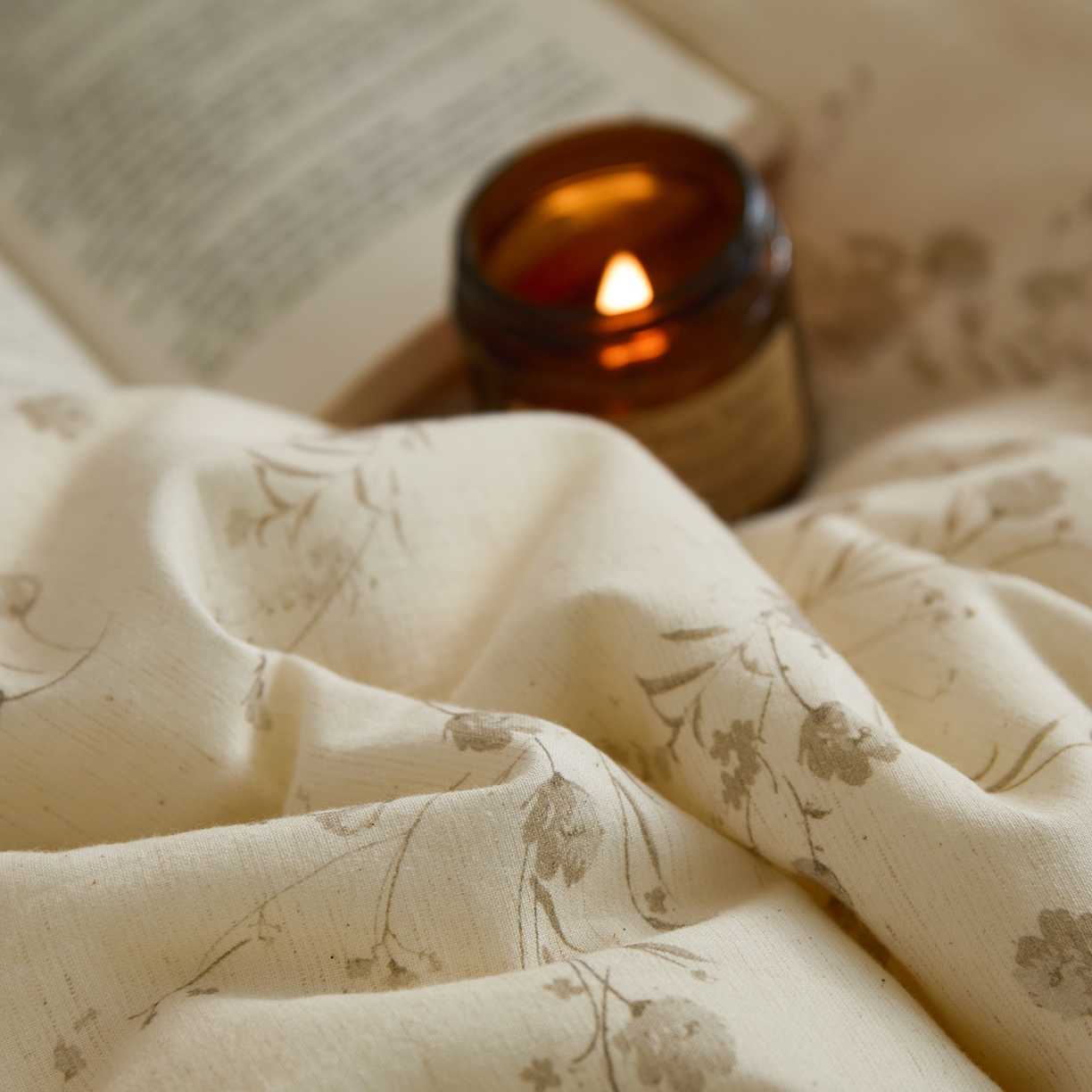 91家纺网 家纺一手货源 找家纺 禧禾 2025新款A类诧寂风棉麻大豆色织提花数码印花春秋冬被被子被芯 栀穗-印花