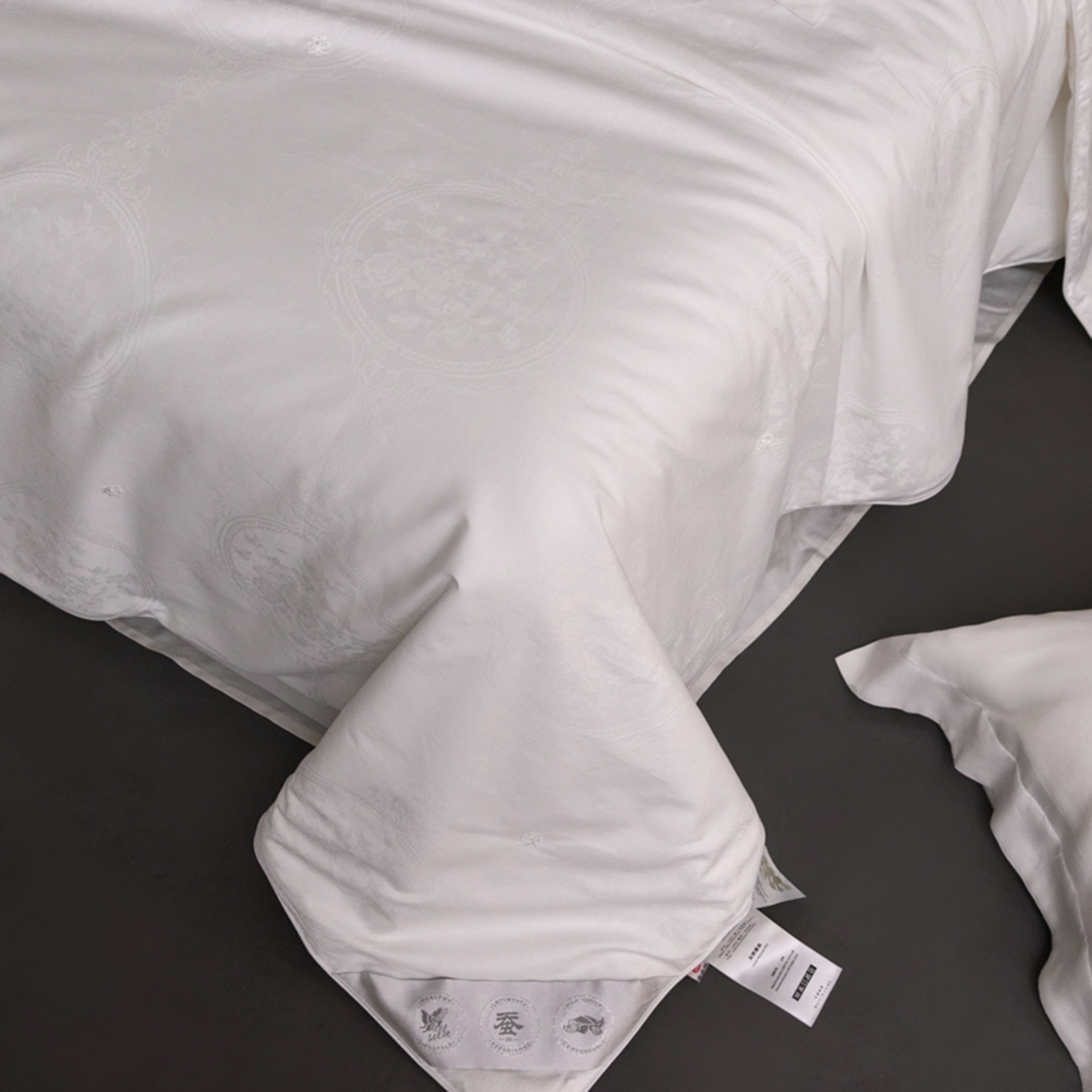 91家纺网 家纺一手货源 找家纺 （总）纪梵茜 100%桑蚕丝被子空调被双宫蚕丝春秋被全棉桑蚕丝加厚冬被芯