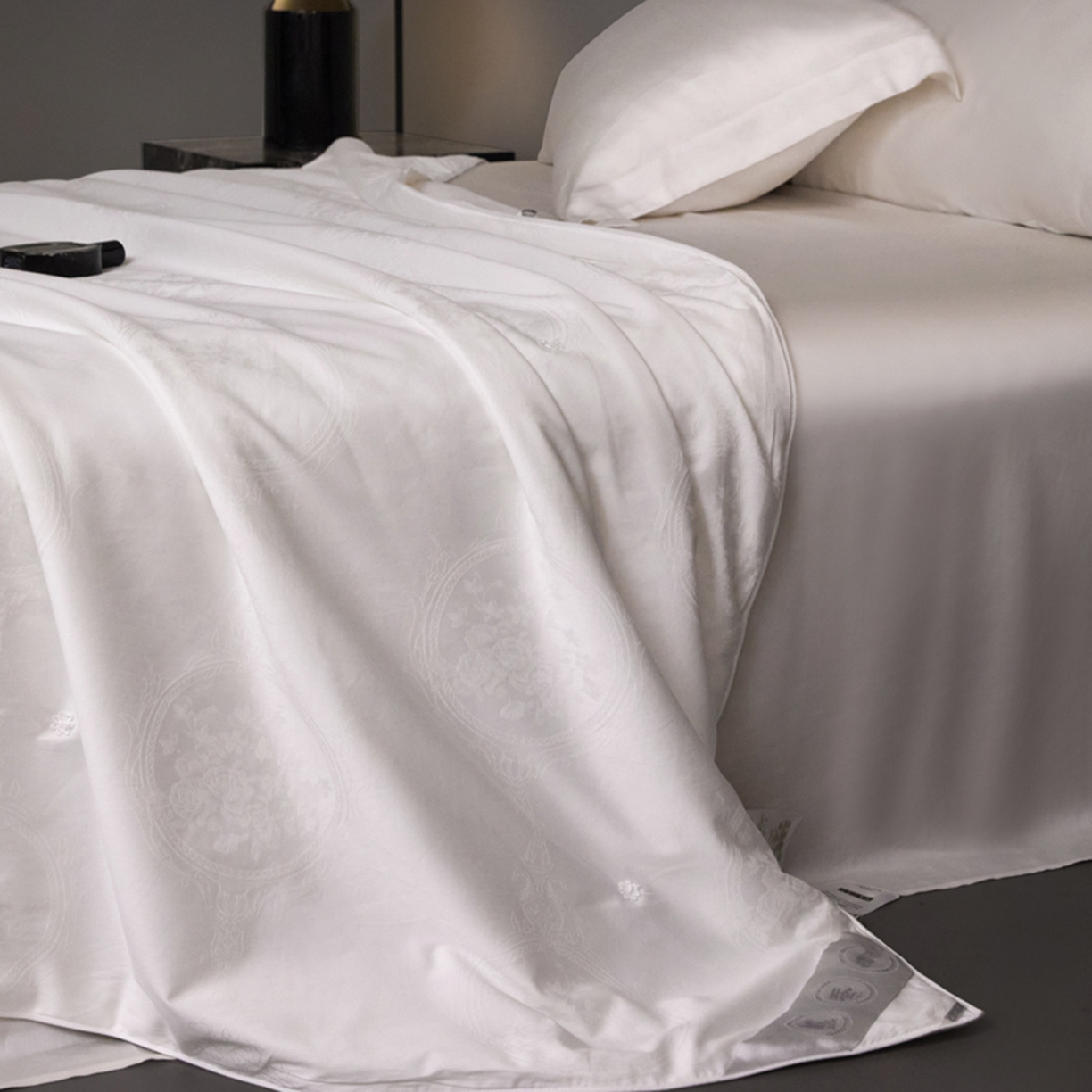 91家纺网 家纺一手货源 找家纺 （总）纪梵茜 100%桑蚕丝被子空调被双宫蚕丝春秋被全棉桑蚕丝加厚冬被芯