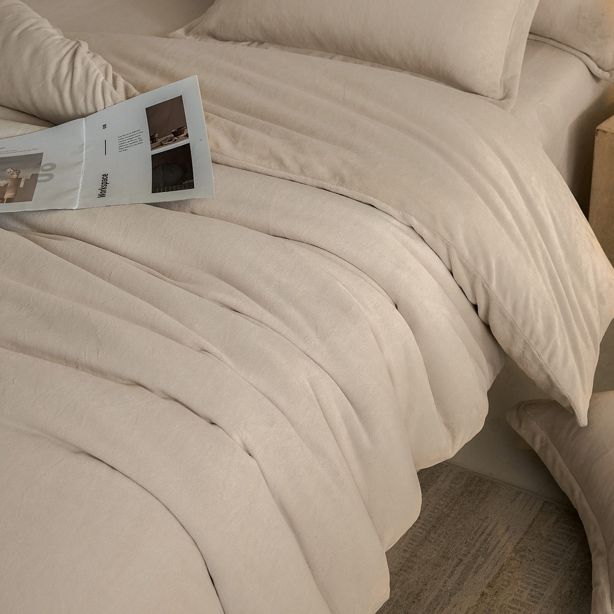 91家纺网 家纺一手货源 找家纺 禧禾 2025新款A类300G醇厚速暖绒四件套-莫兰迪 莫兰迪-奶油白