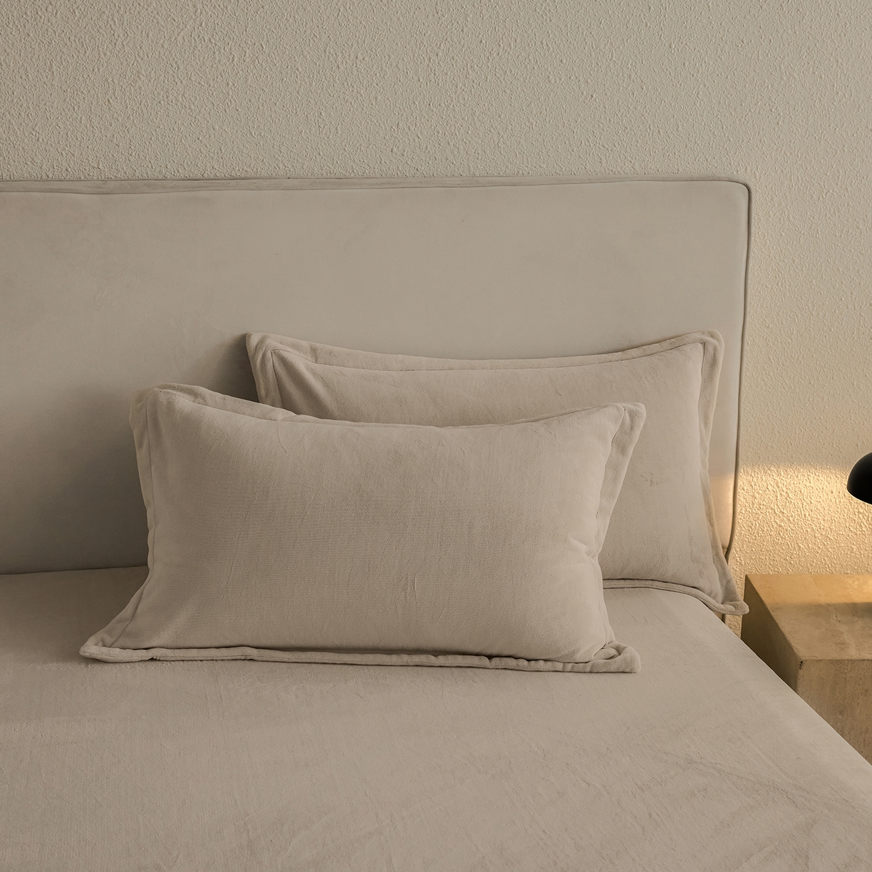 91家纺网 家纺一手货源 找家纺 禧禾 2025新款A类300G醇厚速暖绒四件套-莫兰迪 莫兰迪-奶油白