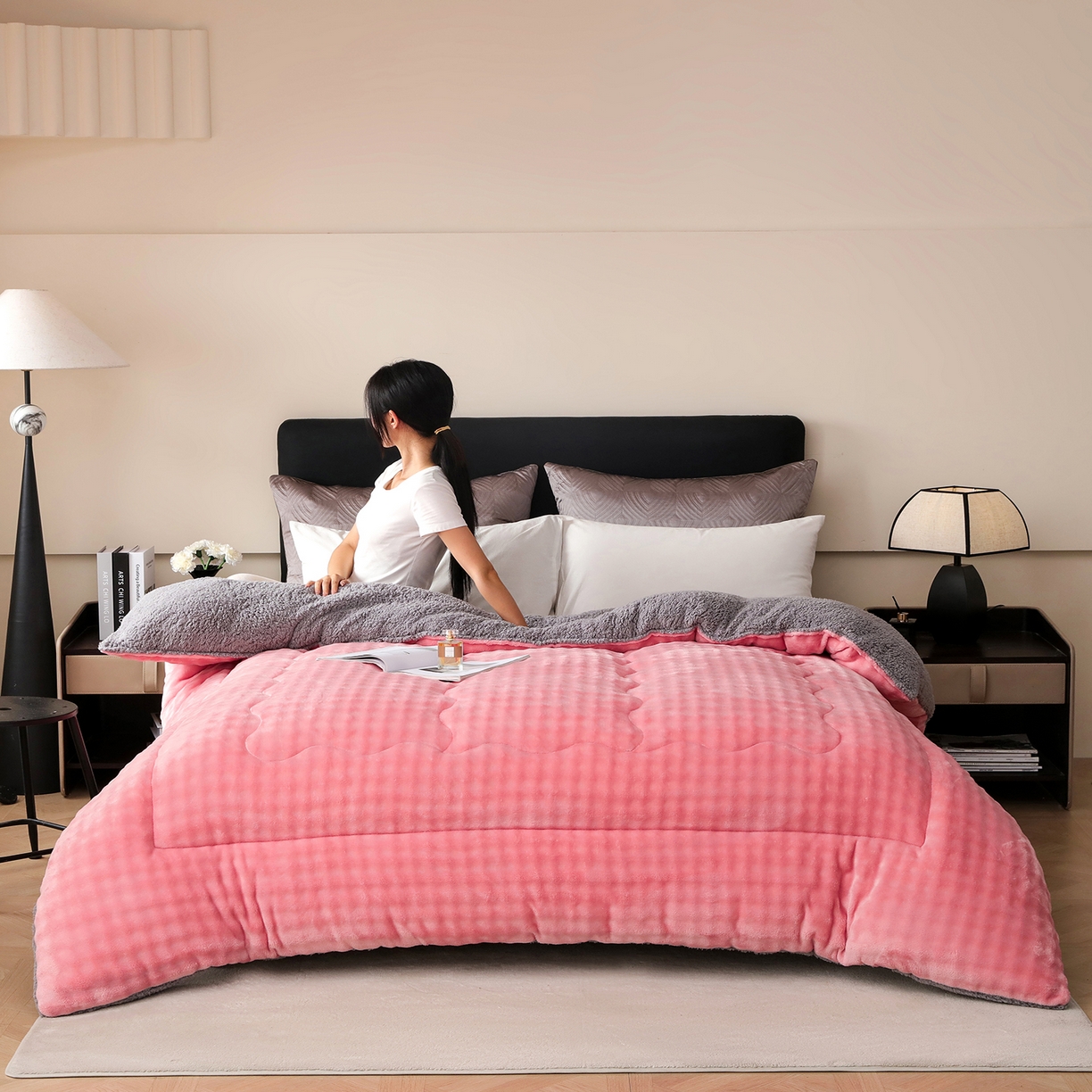 91家纺网 家纺一手货源 找家纺 金灵居 2025新款兔毛绒冬被兔毛被子被芯春秋被 兔兔绒被-豆沙粉