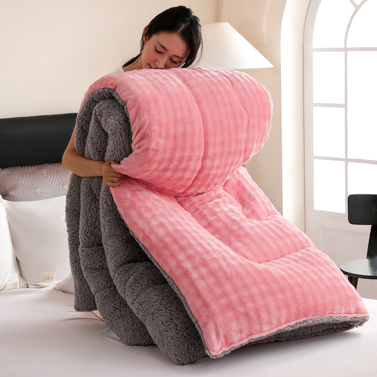 91家纺网 家纺一手货源 找家纺 金灵居 2025新款兔毛绒冬被兔毛被子被芯春秋被 兔兔绒被-豆沙粉