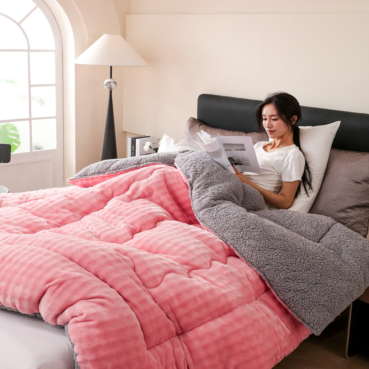 91家纺网 家纺一手货源 找家纺 金灵居 2025新款兔毛绒冬被兔毛被子被芯春秋被 兔兔绒被-豆沙粉