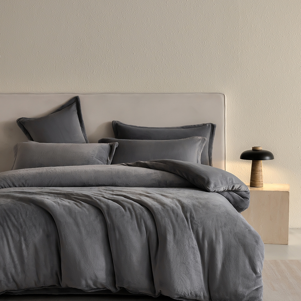 91家纺网 家纺一手货源 找家纺 禧禾 2025新款A类300G醇厚速暖绒四件套-莫兰迪 莫兰迪-高级灰