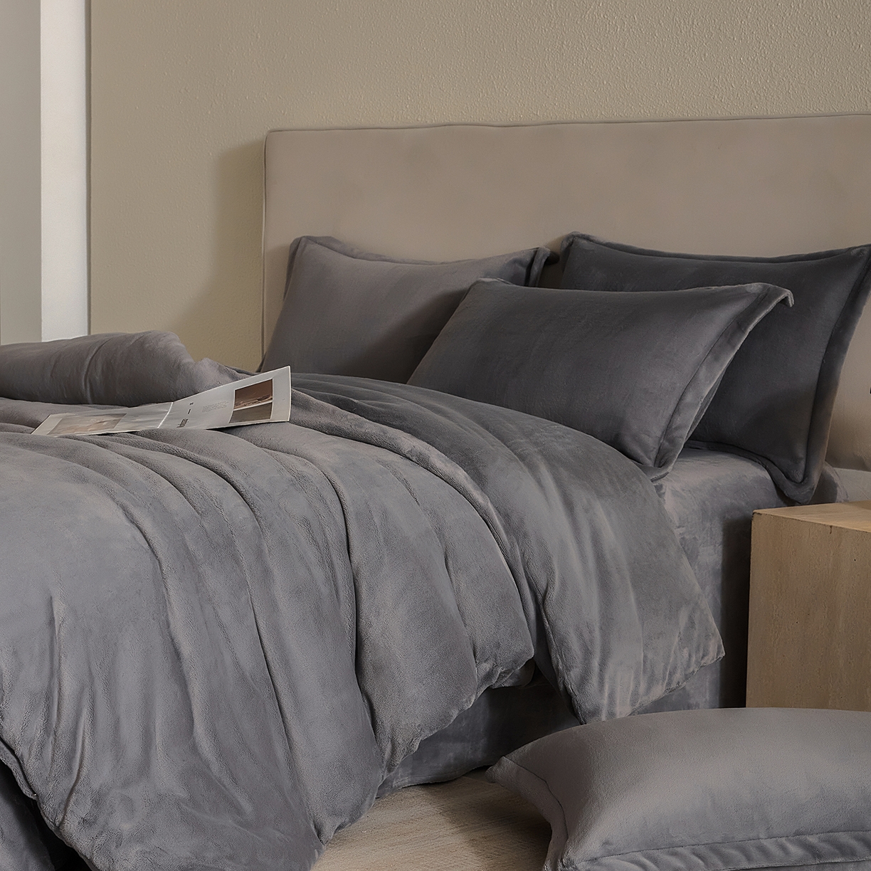 91家纺网 家纺一手货源 找家纺 禧禾 2025新款A类300G醇厚速暖绒四件套-莫兰迪 莫兰迪-高级灰