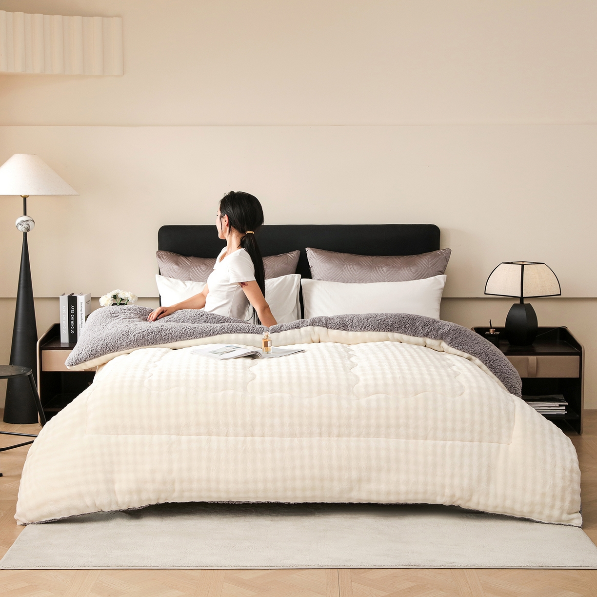 91家纺网 家纺一手货源 找家纺 金灵居 2025新款兔毛绒冬被兔毛被子被芯春秋被 兔兔绒被-米白