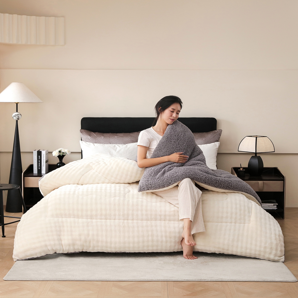 91家纺网 家纺一手货源 找家纺 金灵居 2025新款兔毛绒冬被兔毛被子被芯春秋被 兔兔绒被-米白