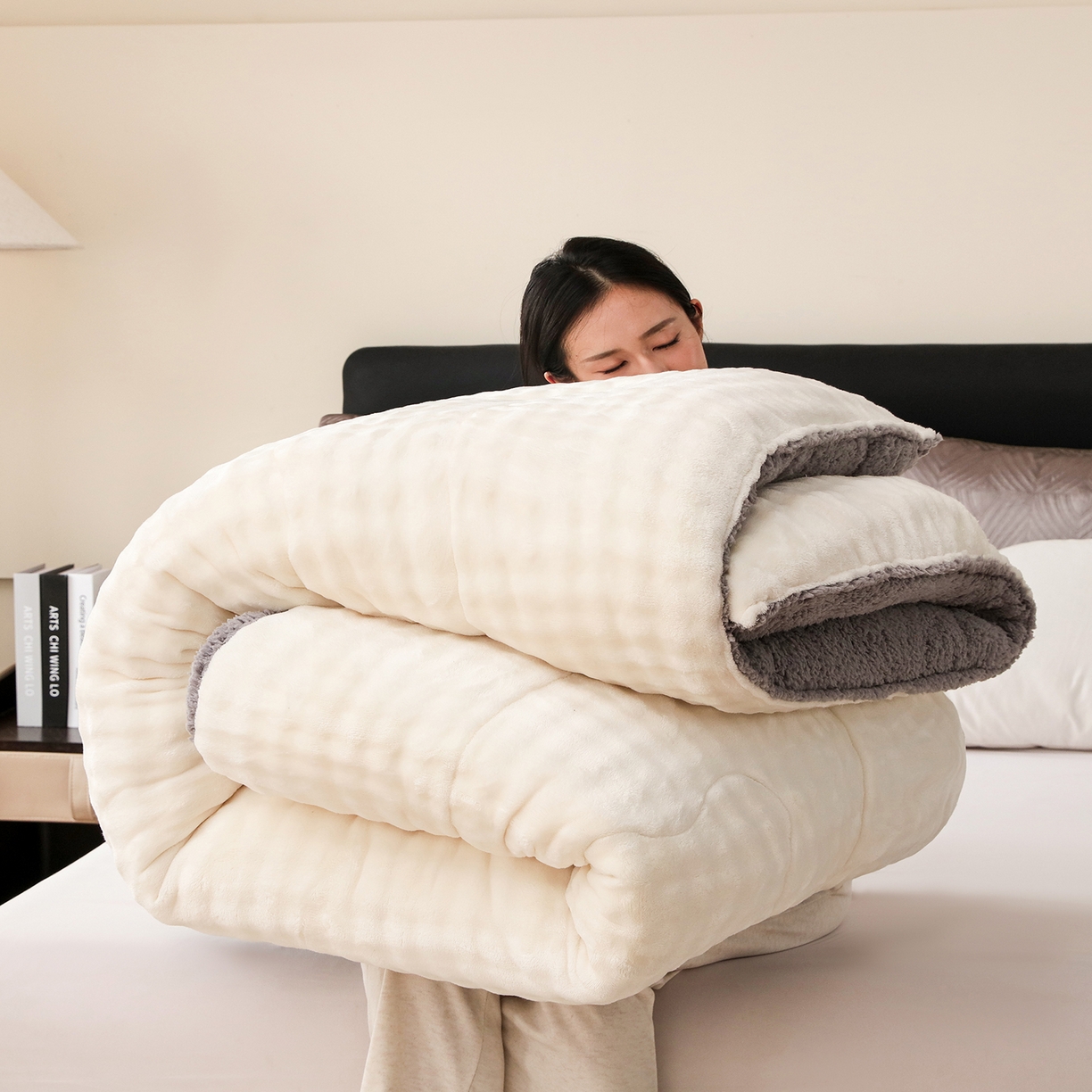 91家纺网 家纺一手货源 找家纺 金灵居 2025新款兔毛绒冬被兔毛被子被芯春秋被 兔兔绒被-米白