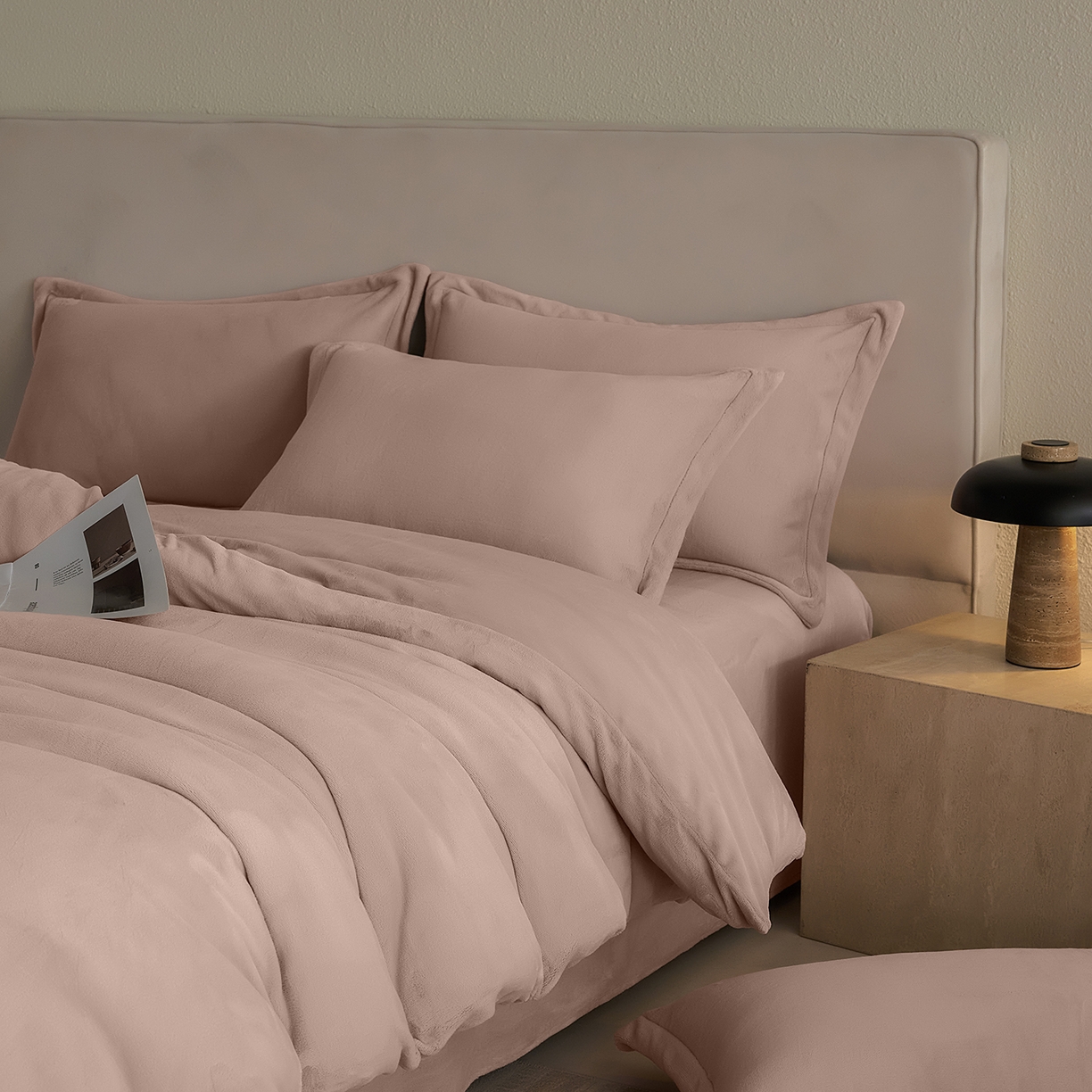 91家纺网 家纺一手货源 找家纺 禧禾 2025新款A类300G醇厚速暖绒四件套-莫兰迪 莫兰迪-婴儿粉