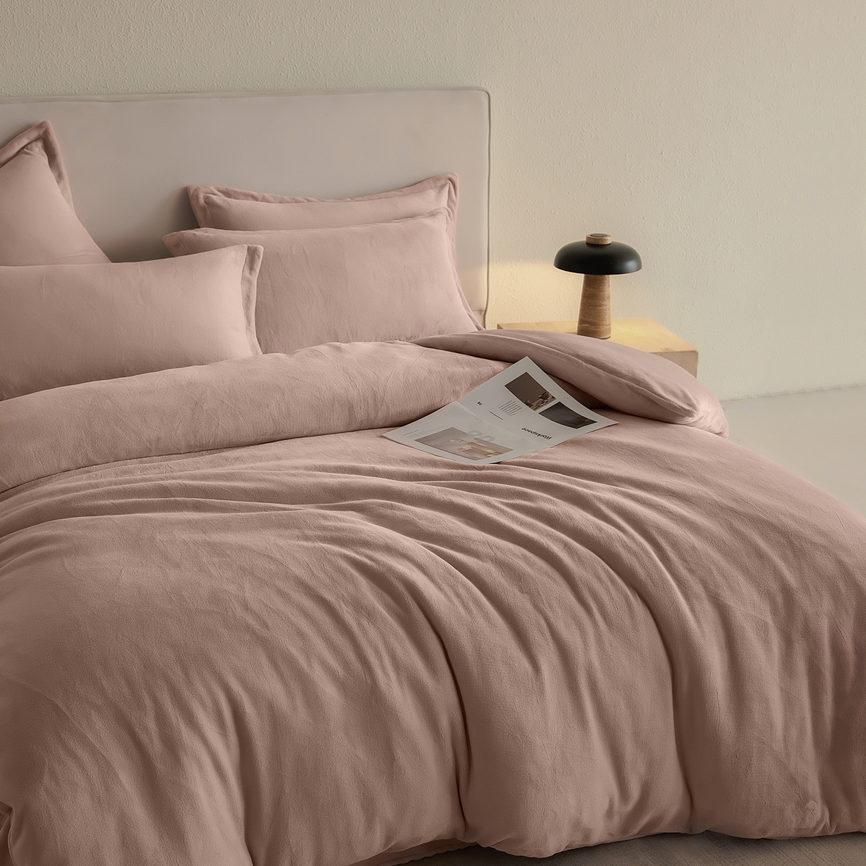 91家纺网 家纺一手货源 找家纺 禧禾 2025新款A类300G醇厚速暖绒四件套-莫兰迪 莫兰迪-婴儿粉