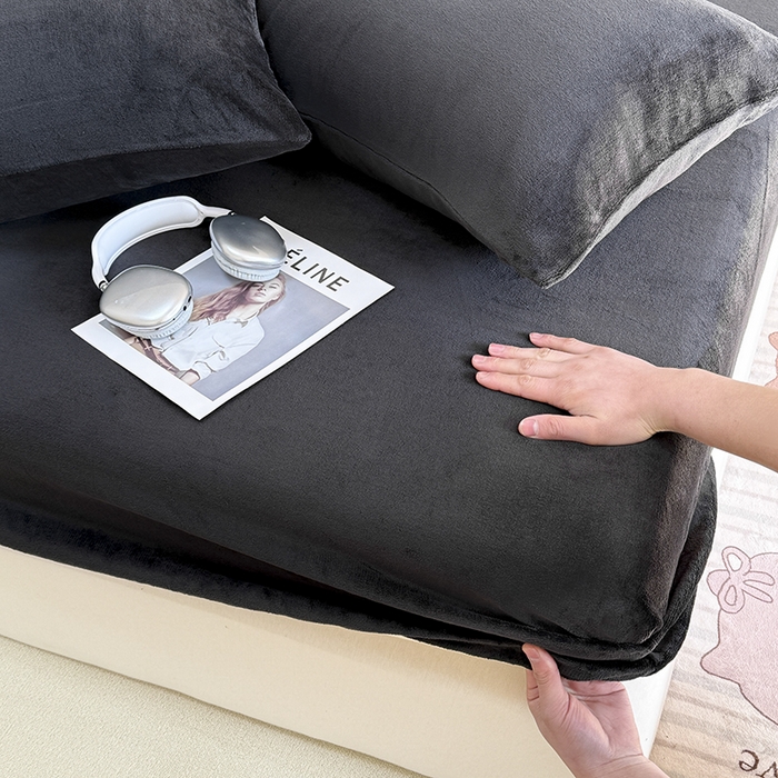 91家纺网 家纺一手货源 找家纺 觅妮家纺 2025新款200g牛奶绒床笠外贸跨境电商亚马逊速卖通床笠三件套欧美跨境平台TEMU SHE 黑色