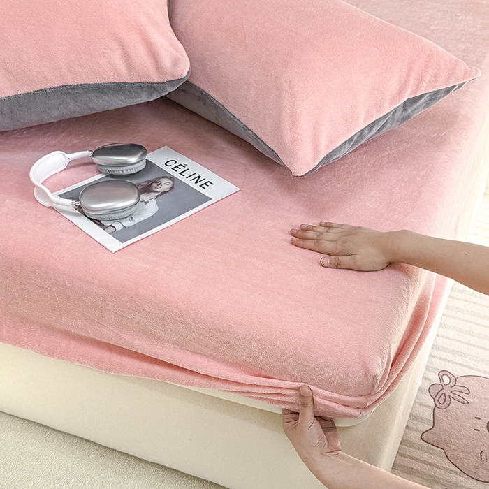 91家纺网 家纺一手货源 找家纺 觅妮家纺 2025新款200g牛奶绒床笠外贸跨境电商亚马逊速卖通床笠三件套欧美跨境平台TEMU SHE 浅粉