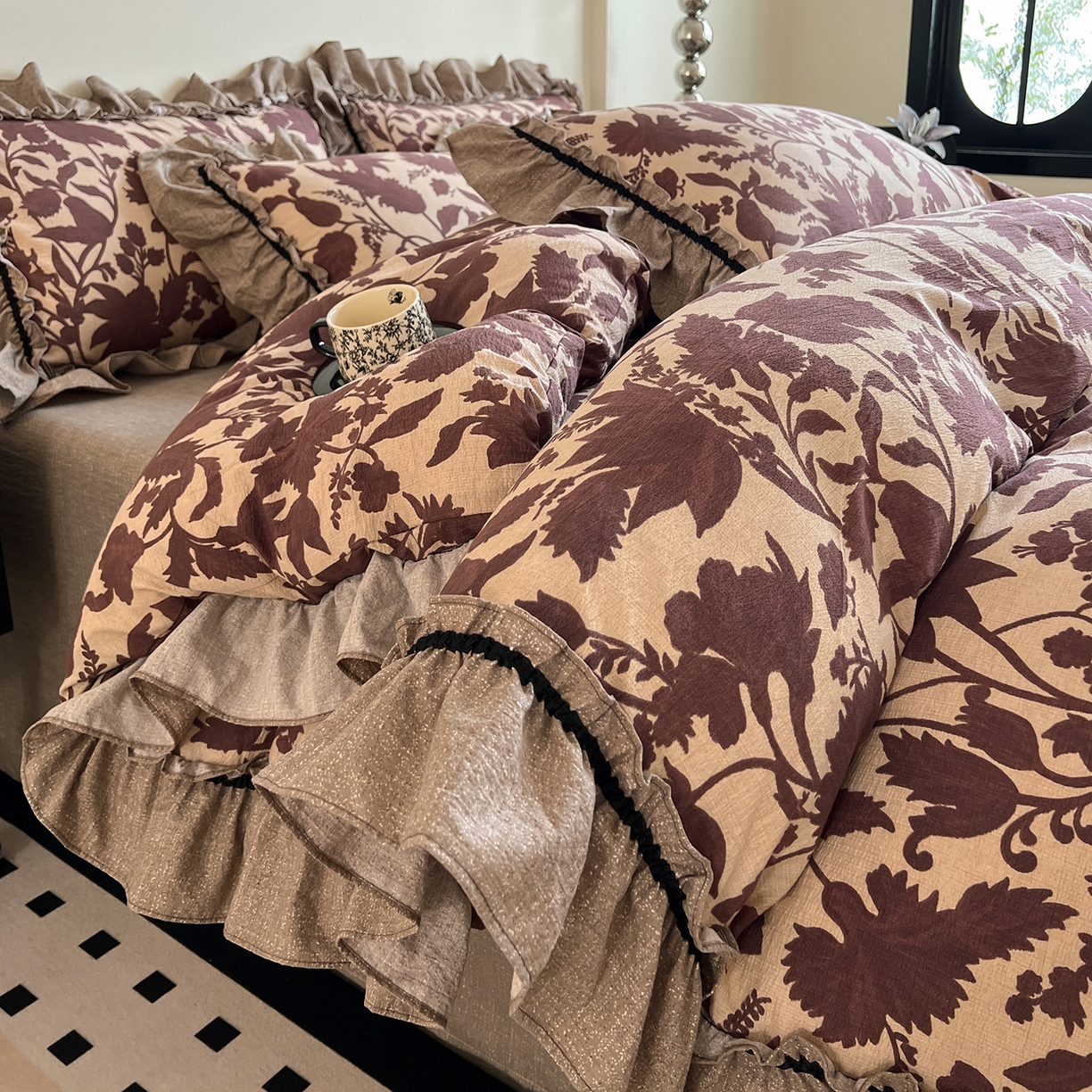 91家纺网 家纺一手货源 找家纺 喜颜 2025新款亚麻爆款花边四件套-直播热款 扶桑花-红