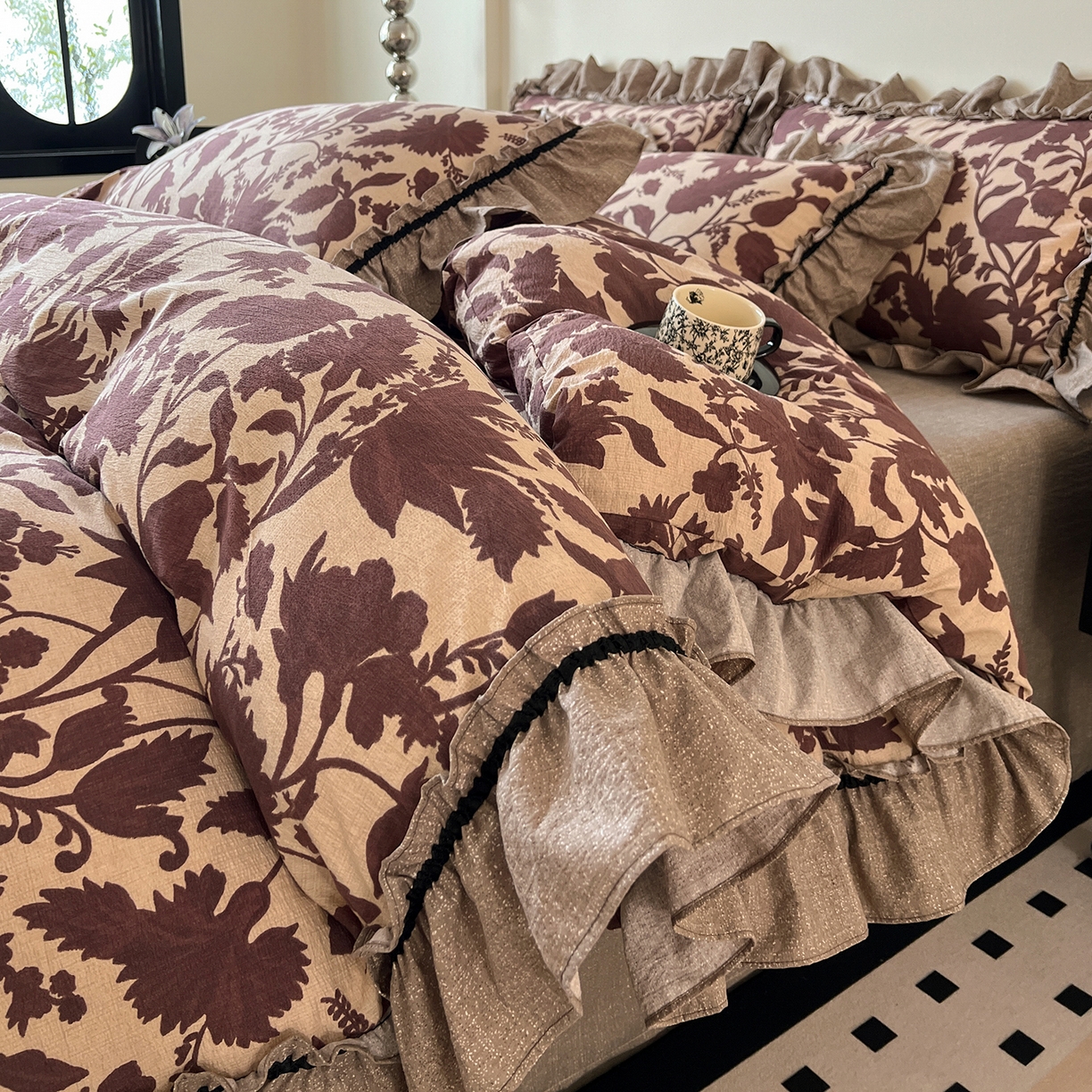 91家纺网 家纺一手货源 找家纺 喜颜 2025新款亚麻爆款花边四件套-直播热款 扶桑花-红