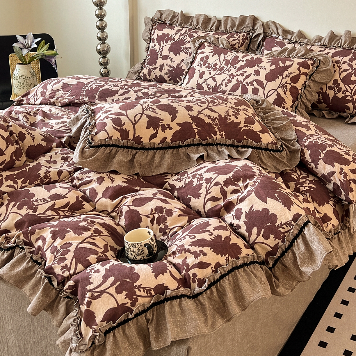 91家纺网 家纺一手货源 找家纺 喜颜 2025新款亚麻爆款花边四件套-直播热款 扶桑花-红