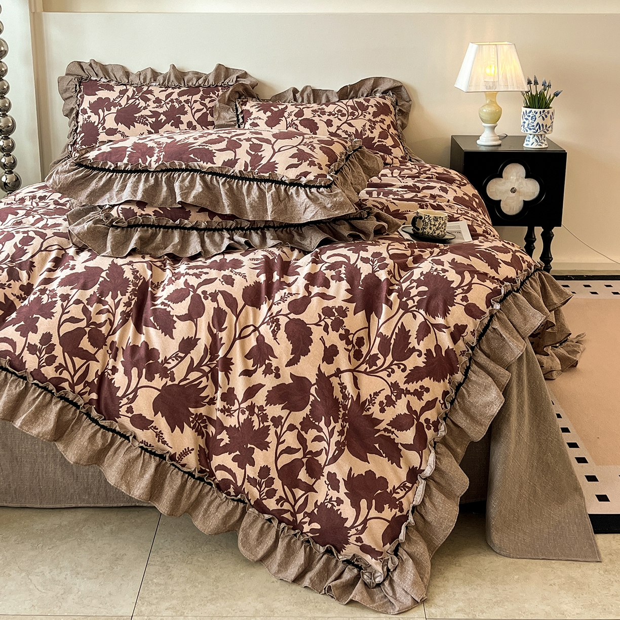 91家纺网 家纺一手货源 找家纺 喜颜 2025新款亚麻爆款花边四件套-直播热款 扶桑花-红