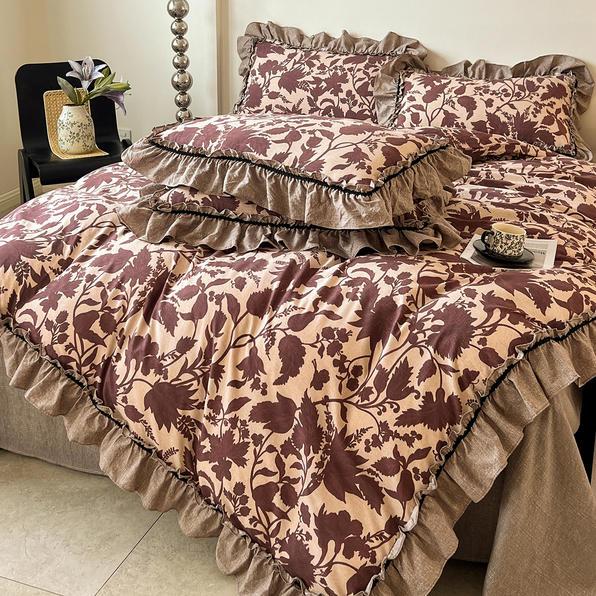 91家纺网 家纺一手货源 找家纺 喜颜 2025新款亚麻爆款花边四件套-直播热款 扶桑花-红