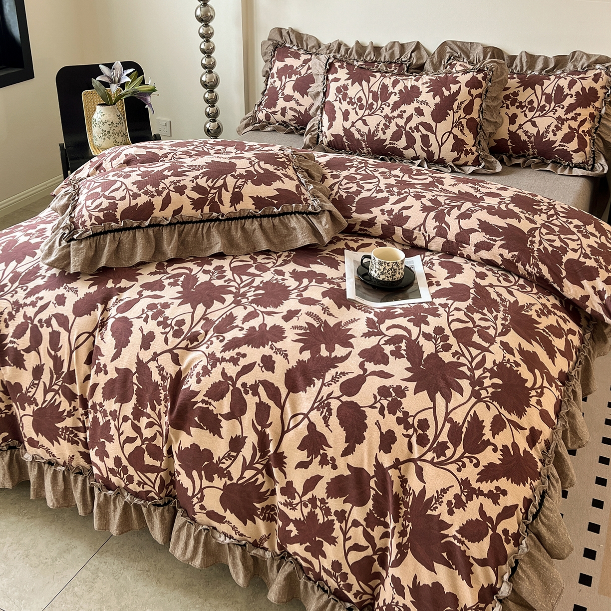 91家纺网 家纺一手货源 找家纺 喜颜 2025新款亚麻爆款花边四件套-直播热款 扶桑花-红